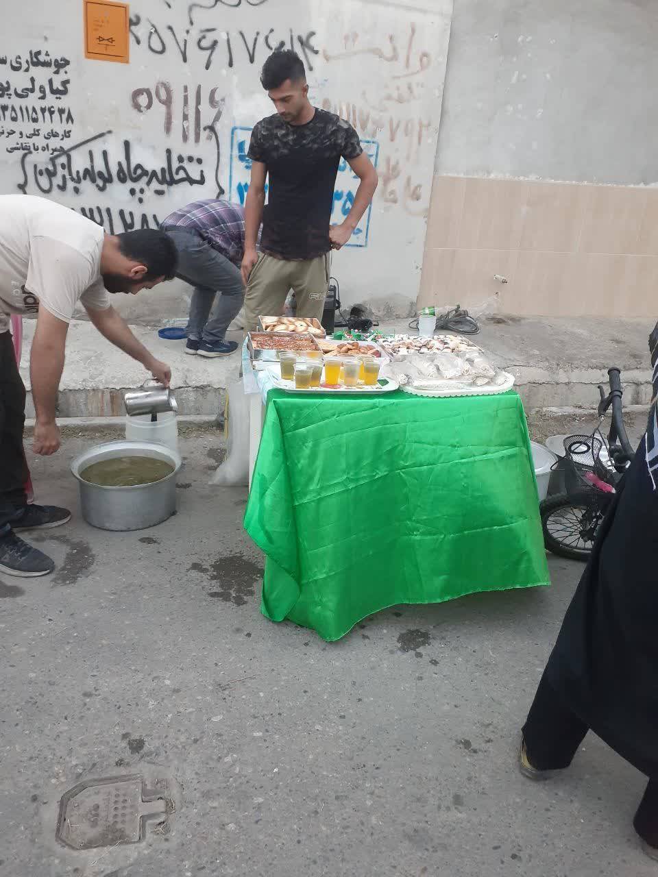 پذیرایی از مهمانان در روز عید غدیر پذیرایی از مهمانان در روز عید غدیر