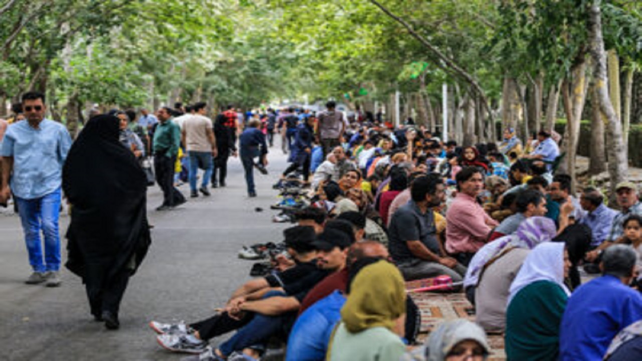 سفره اطعام غدیر در پارک ملت مشهد+تصاویر
