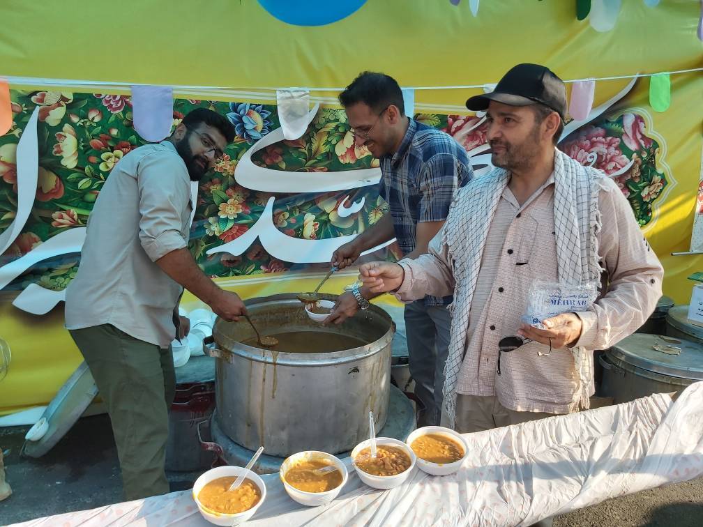 ایستگاه صلواتی در غرفه 10 کیلومتری