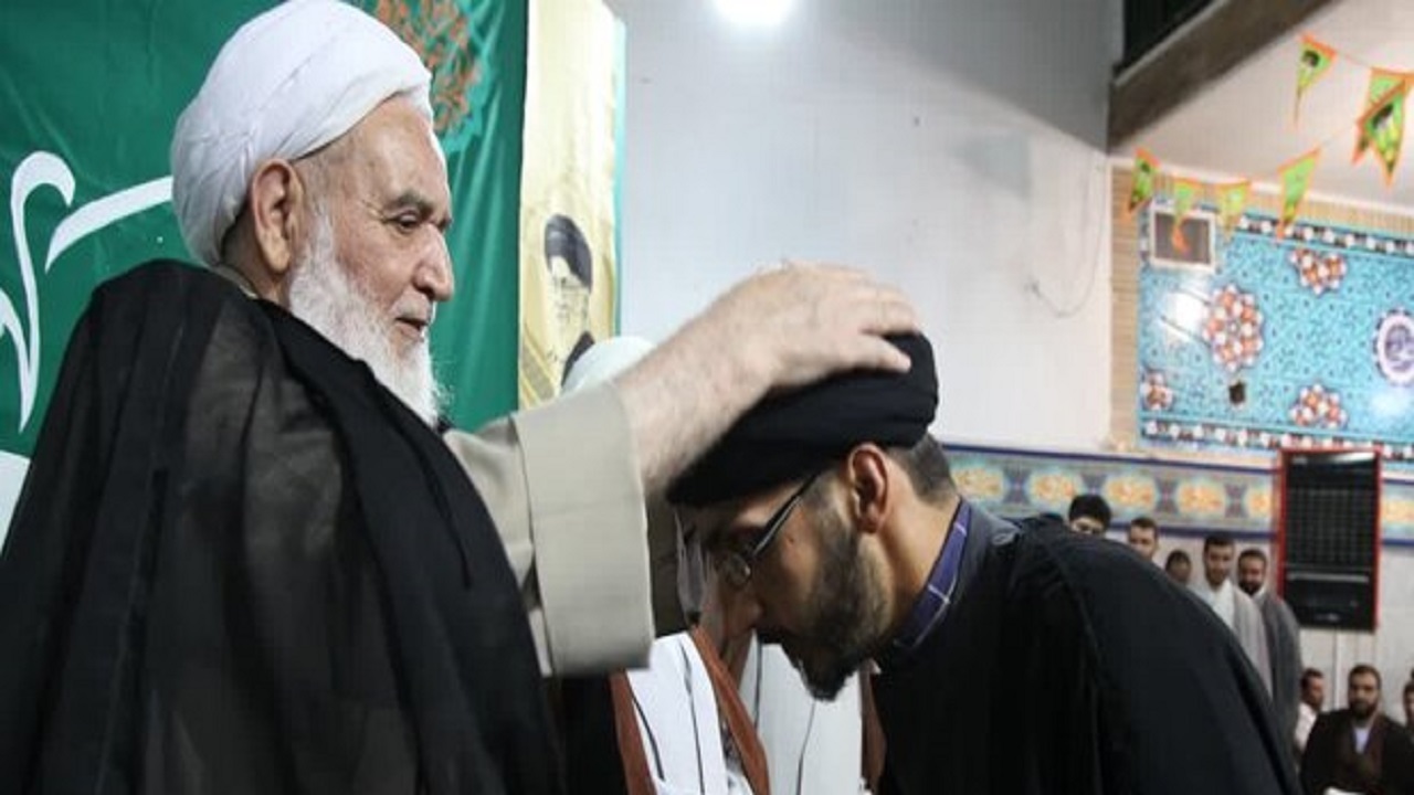 برگزاری مراسم عمامه گذاری طلاب کرمانشاهی در روز عید غدیر