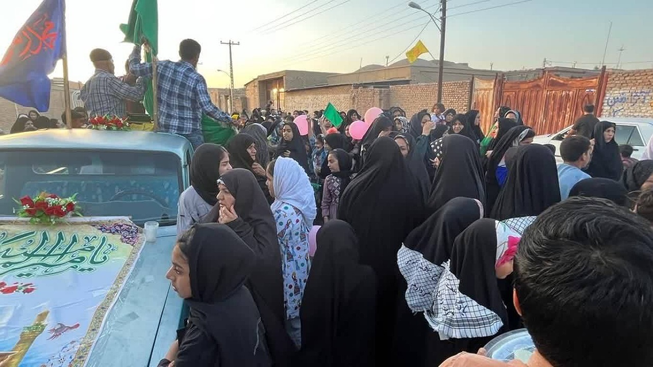 کاروان پیاده در یزدان آباد، واقعه غدیر خم را بازسازی کرد