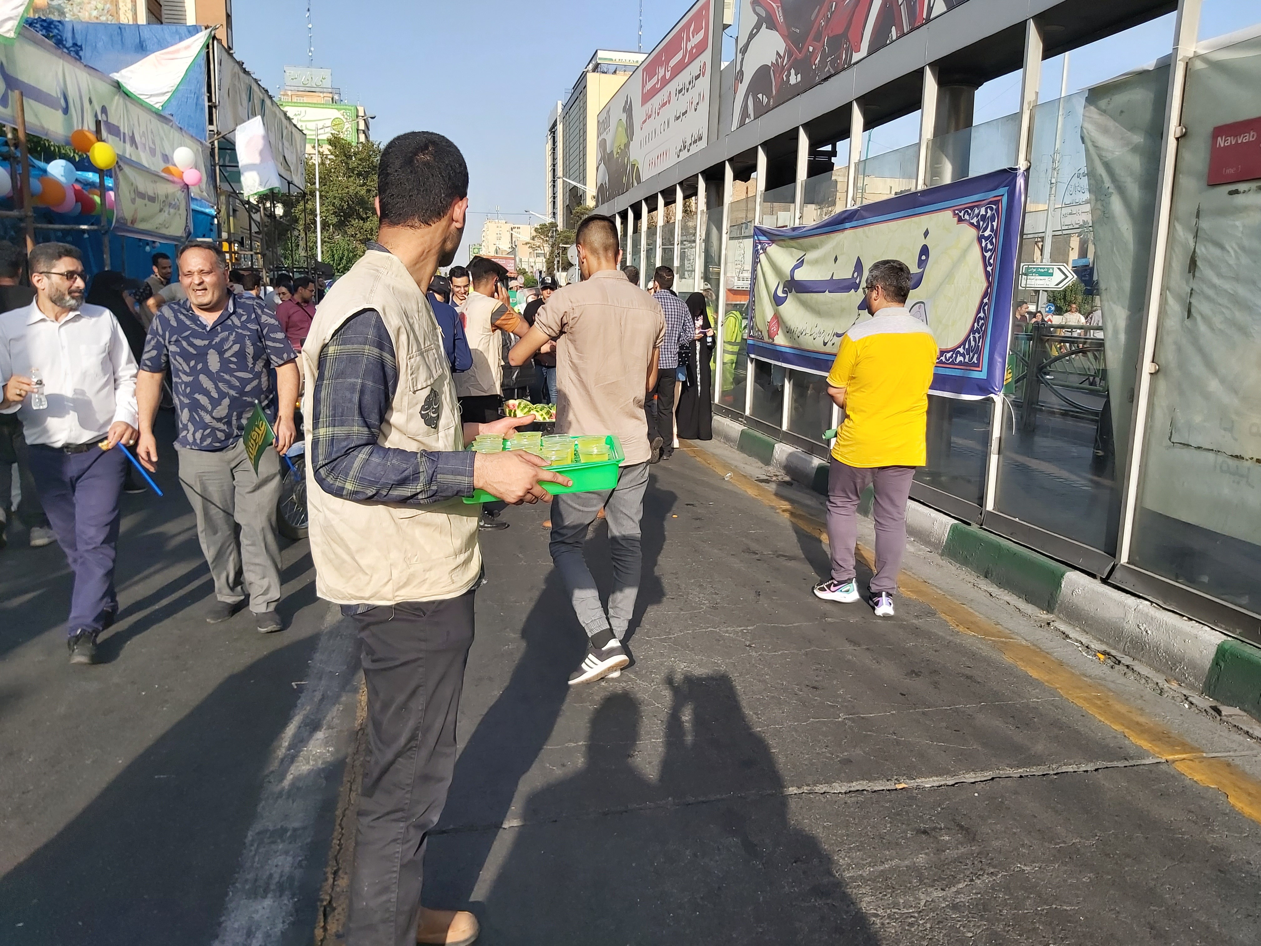 پخش شربت نذری