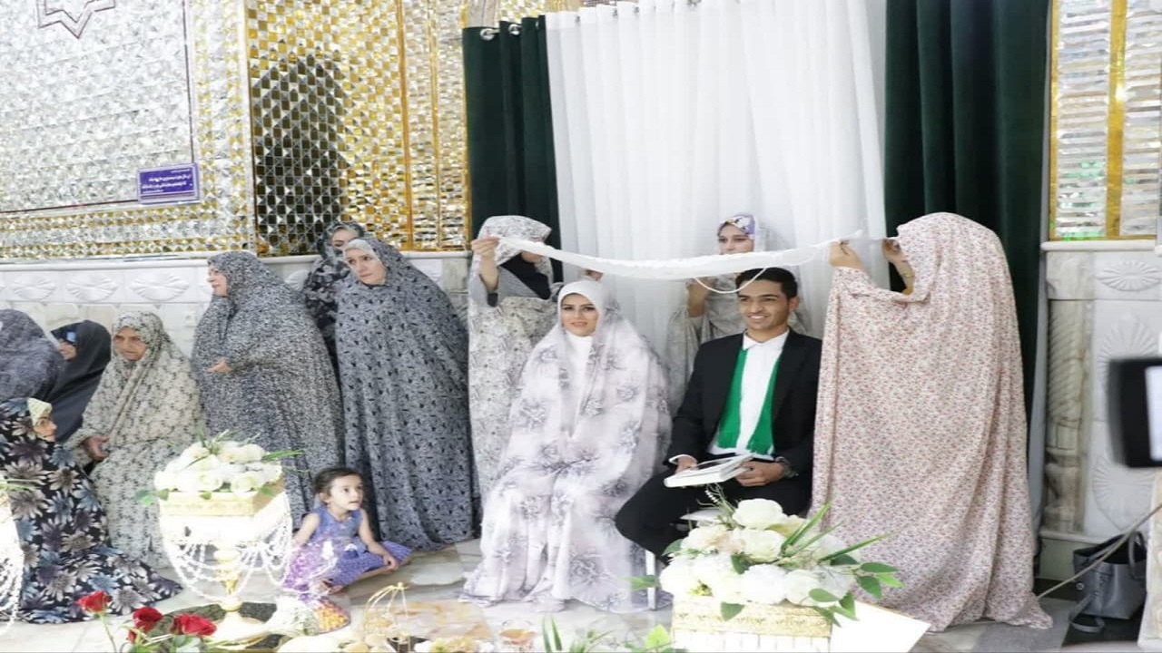 پهن شدن سفره عقد در امامزاده سیدغیاث الدین مهریز