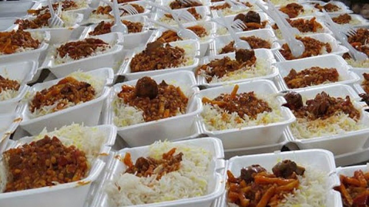 طبخ و توزیع ۱۰۰ هزار پرس غذا به مناسبت عید غدیر در ایلام