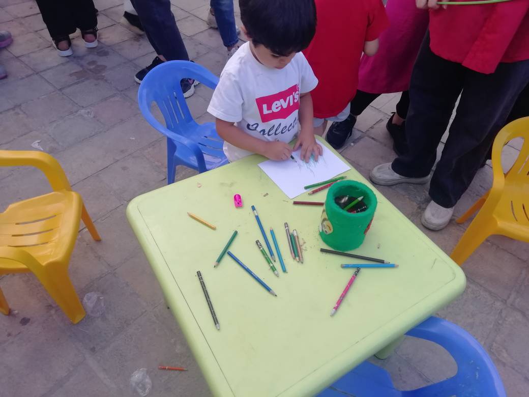 نقاشی کودکان در مراسم شادی پیمایی