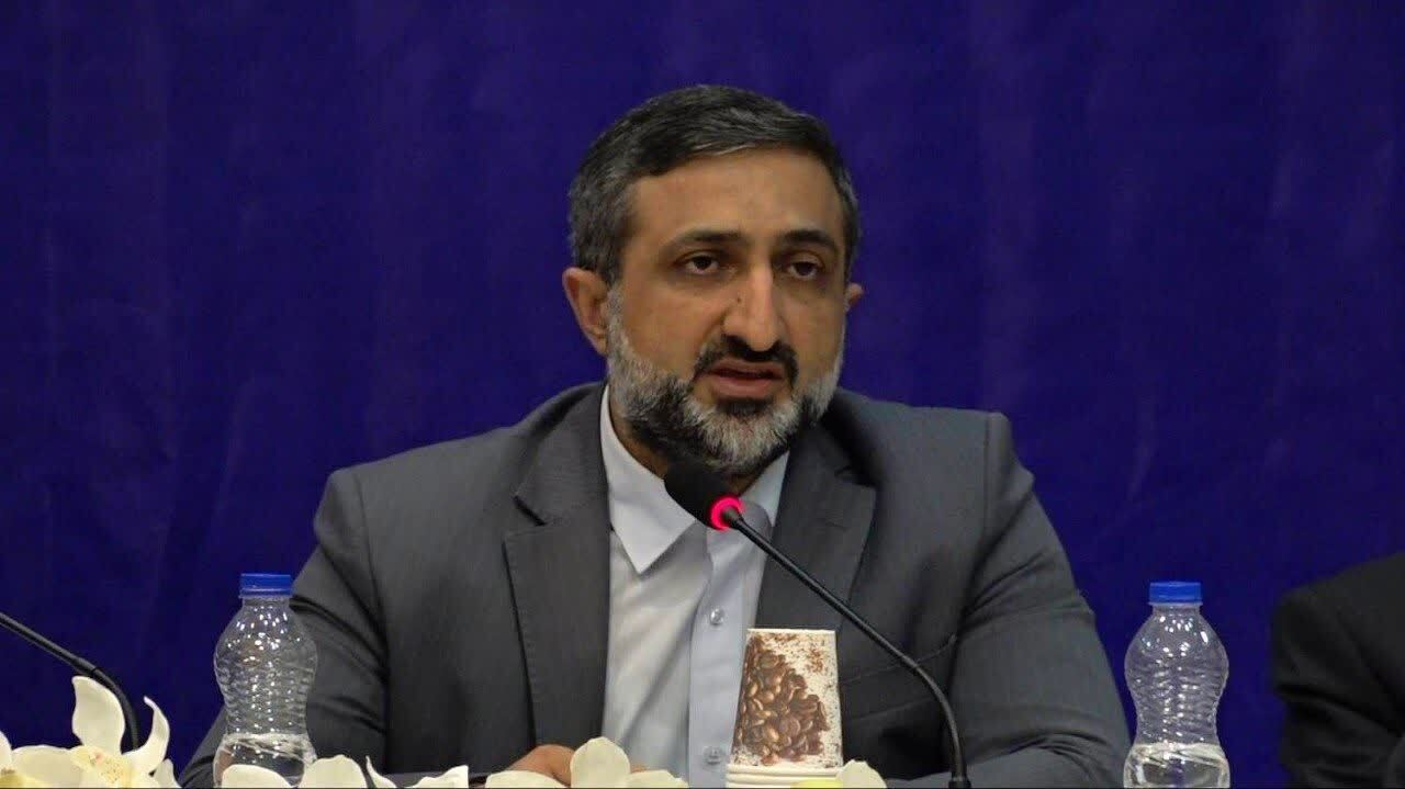 مشکلات اقتصادی با تقویت تولید برای خلق ثروت و توزیع عادلانه آن رفع می‌شود