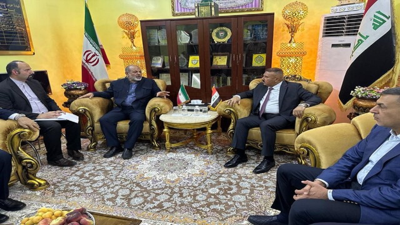 دیدار وزیر کشور ایران با همتای عراقی خود در گذرگاه زرباطیه