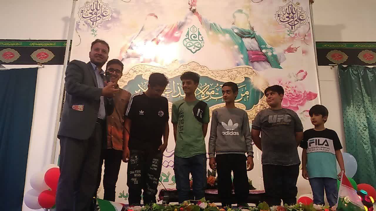 حضور نوجوانان در مراسم جشن