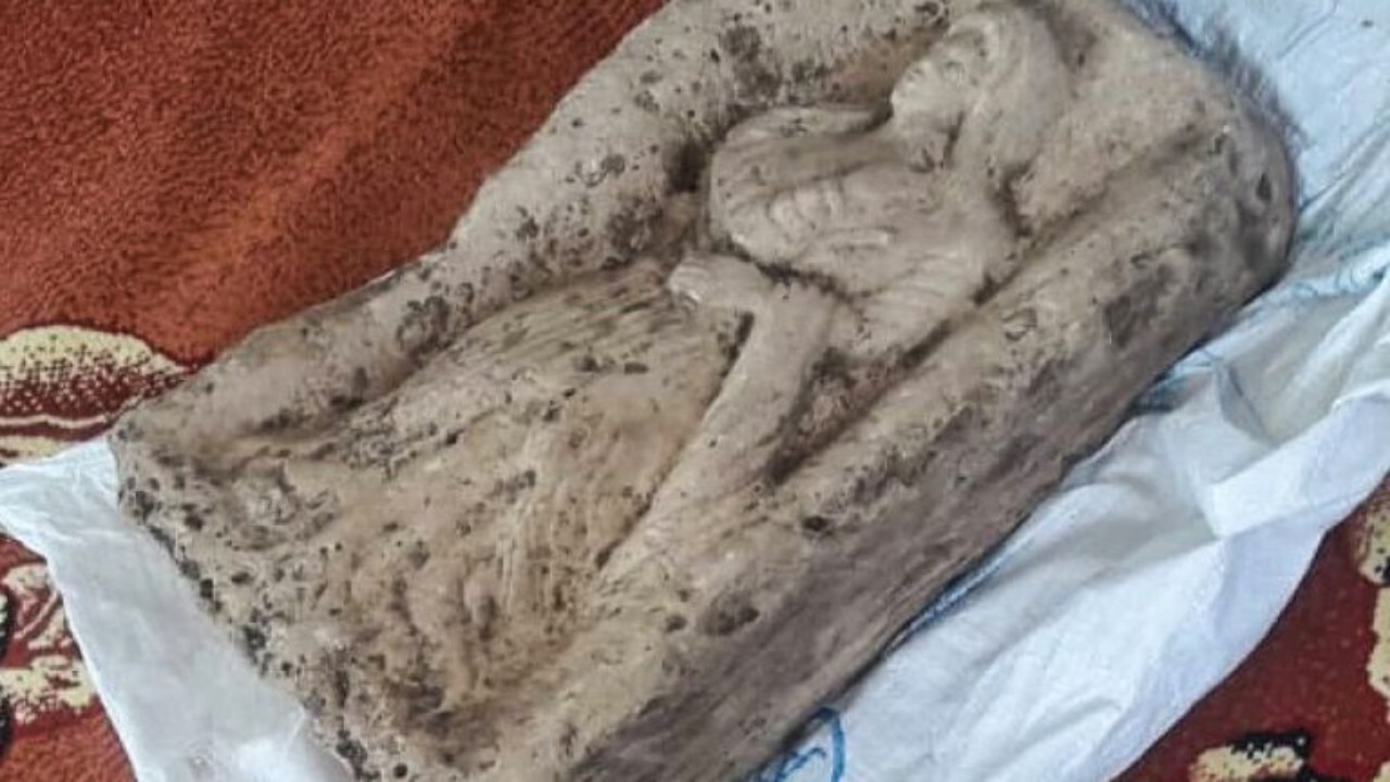 کشف مجسمه سنگی در کاپیسا