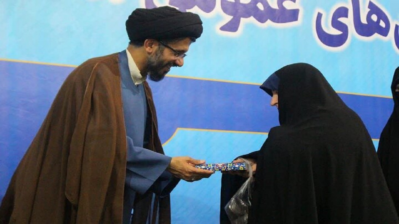 مادران قمی فعال دارای سه فرزند و بیشتر تجلیل شدند