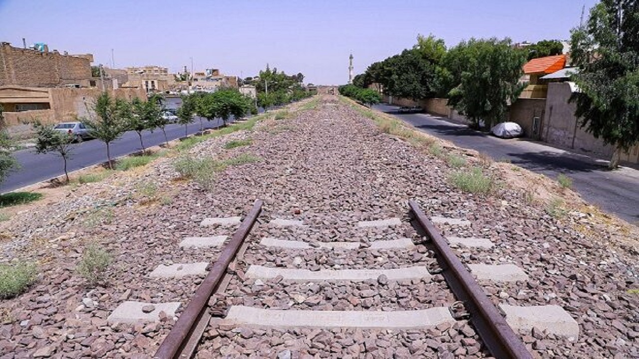 مسیر ریل راه‌آهن قم سبز می‌شود