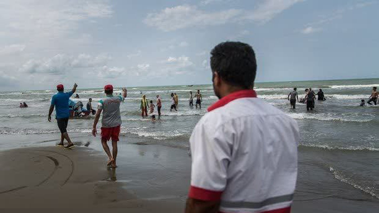 نجات ۳۵۸ نفر از خطر غرق شدن در دریا
