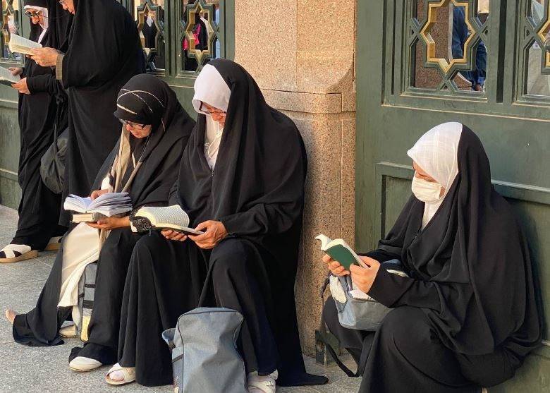 حال و هوای بانوان پشت دیوار بقیع+ عکس