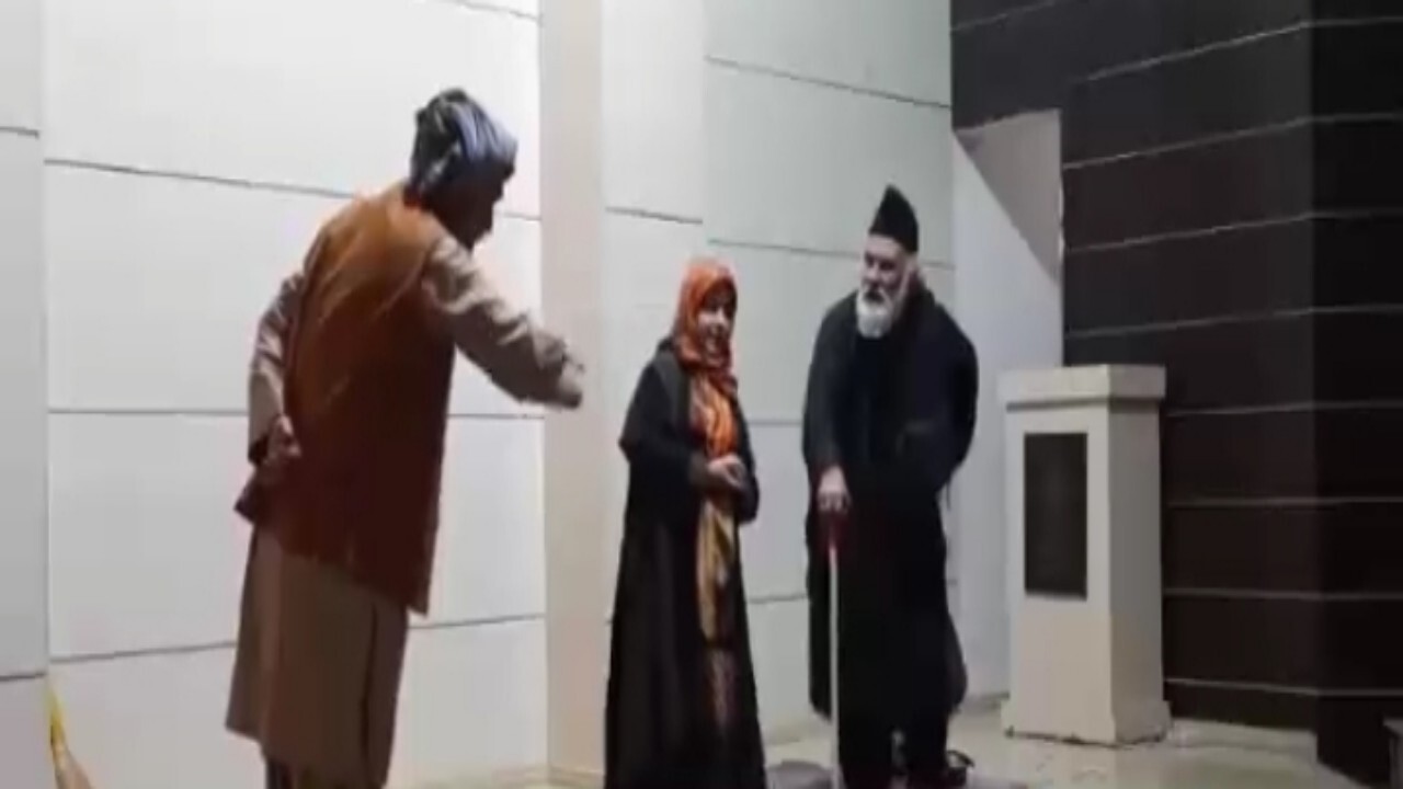 نمایش تئاتر هنرپیشه‌های افغانستانی در مشهد + فیلم