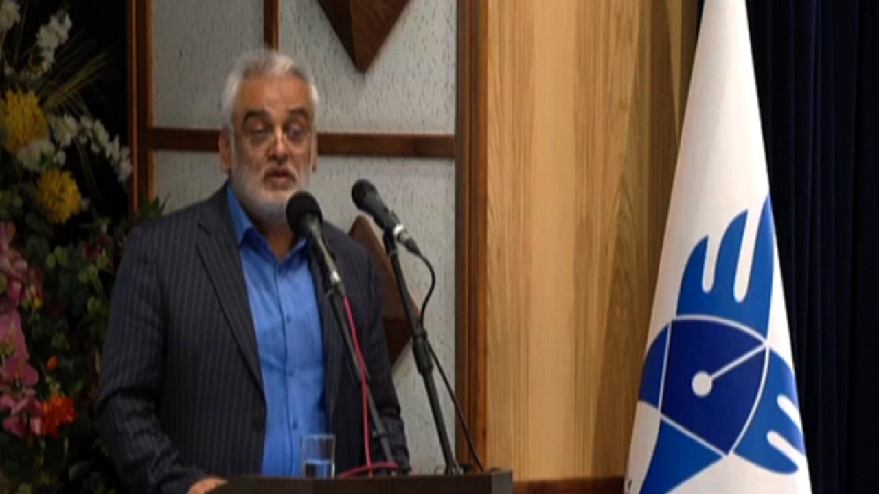 قرآن باید چهارچوب حرکت و بنای دانشگاه اسلامی باشد 