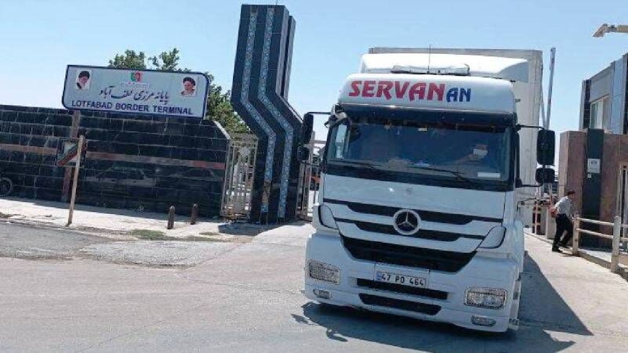 کسب رتبه نخست ترانزیت کالا توسط پایانه مرزی لطف آباد