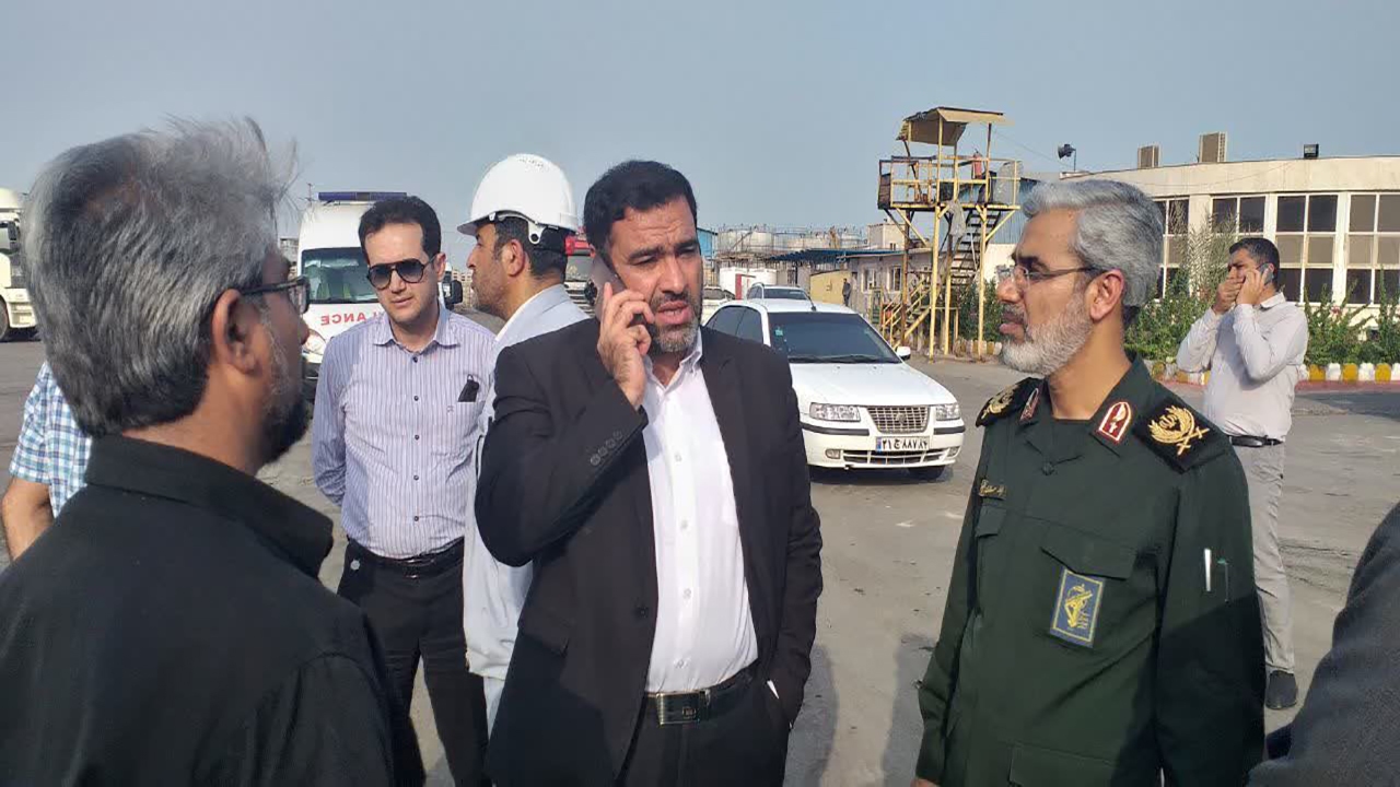 حضور دادستان مرکز استان هرمزگان در محل حادثه آتش‌سوزی پالایشگاه نفت آفتاب بندرعباس