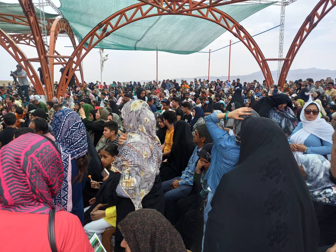 آغاز جشنواره گل محمدی در لاله زار بردسیر