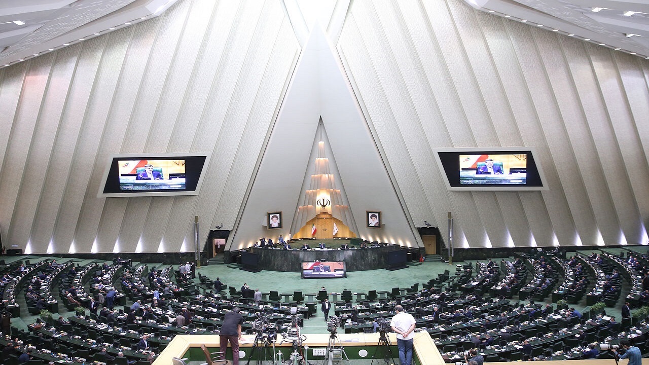 حضور وزیر امورخارجه و رئیس سازمان انرژی اتمی در کمیسیون اصل ۹۰