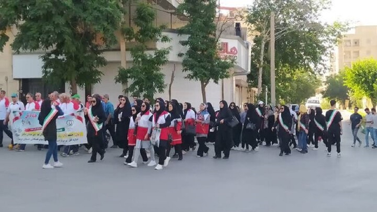 همایش بزرگ پیاده‌روی خانوادگی در بروجرد برگزار شد