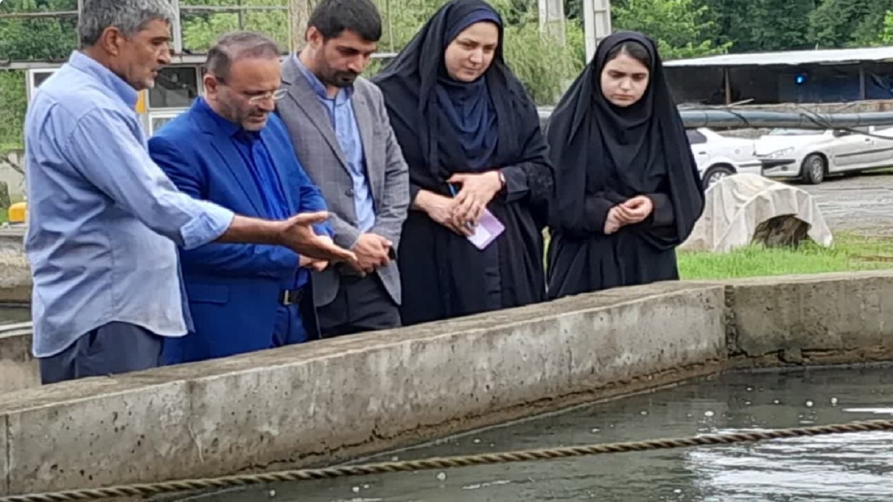 پیگیری حل مشکلات آب بها و اجاره بستر آبزی پروران