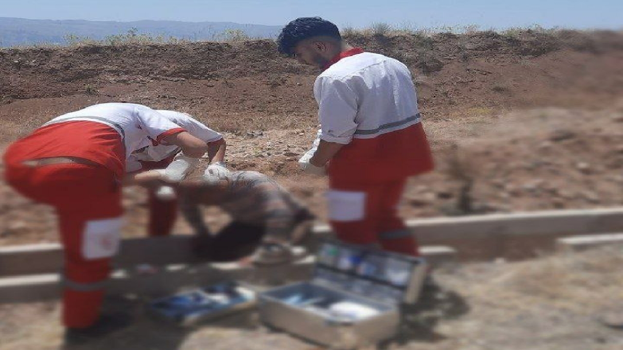 برخورد خودرو پراید با موتورسیکلت در محور معلم کلایه