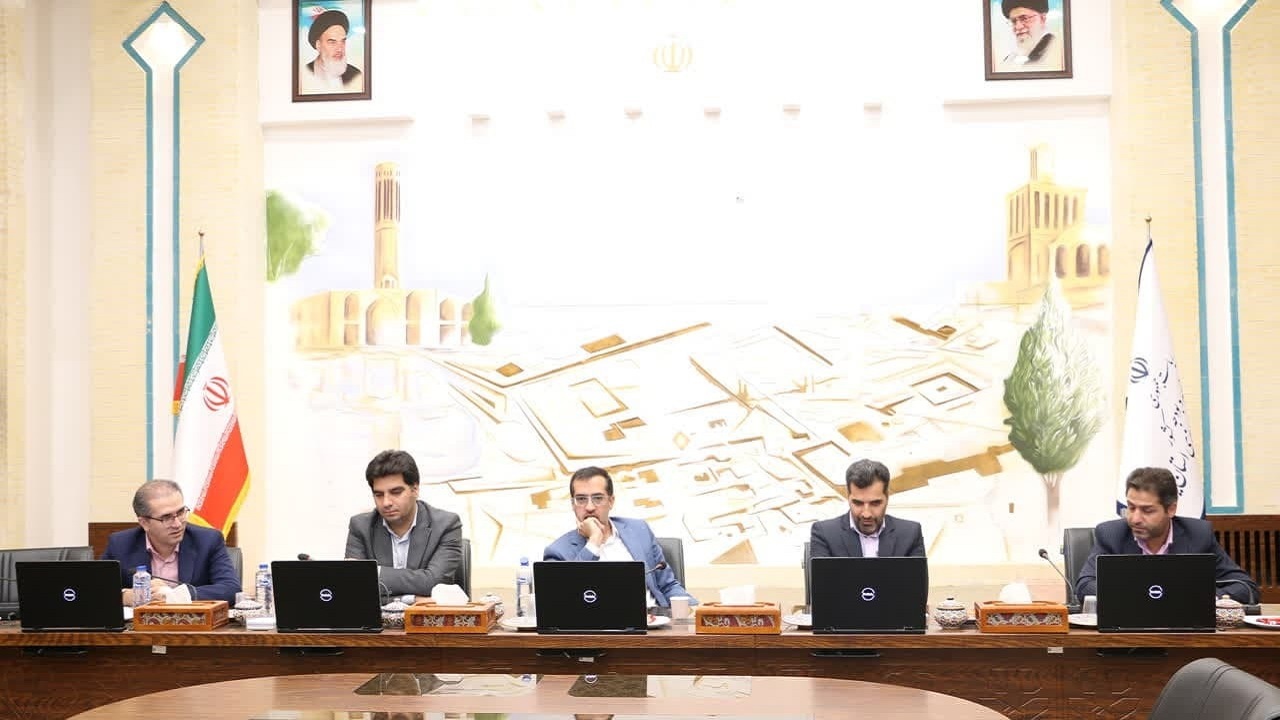 مازاد درآمد‌های استان در اختیار خود استان یزد قرار می‌گیرد