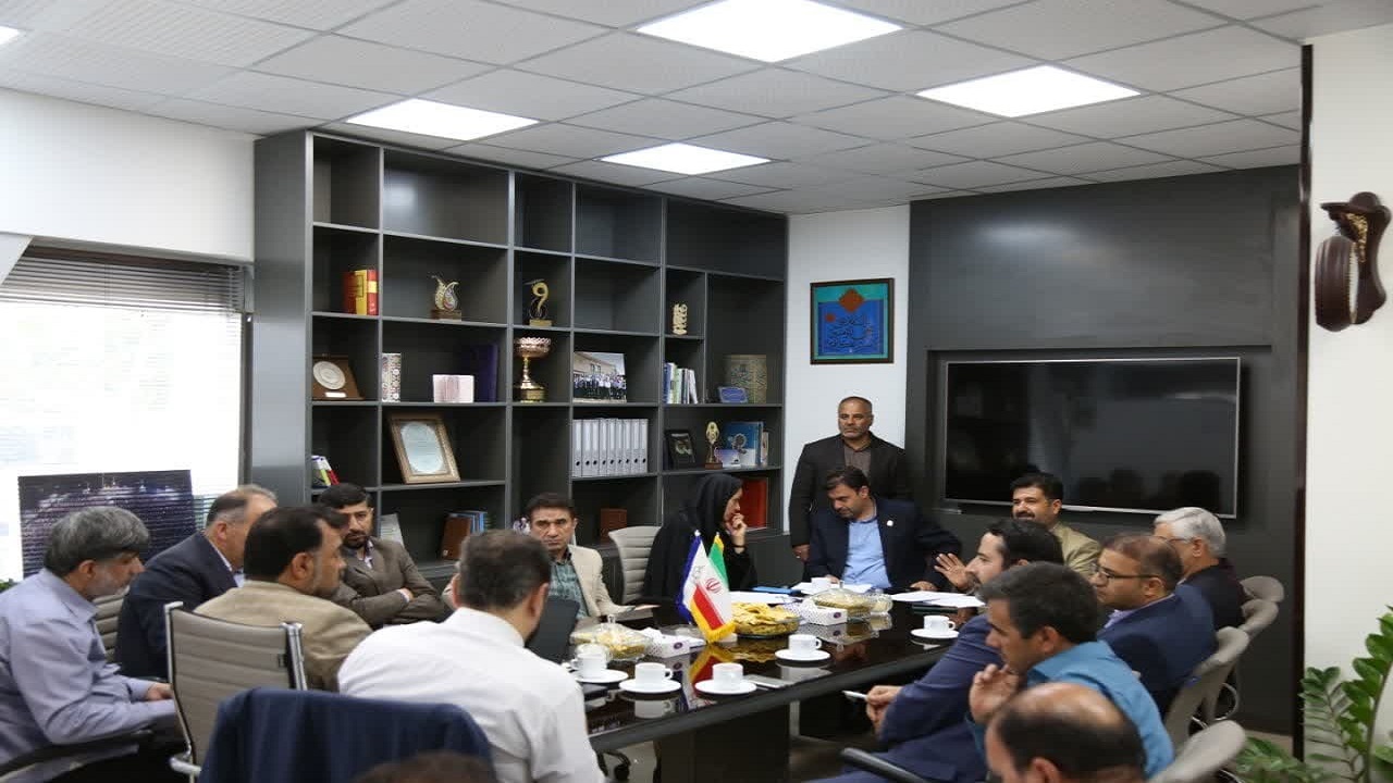 تکریم ارباب رجوع سرلوحه کار کارکنان شهرداری منطقه چهار