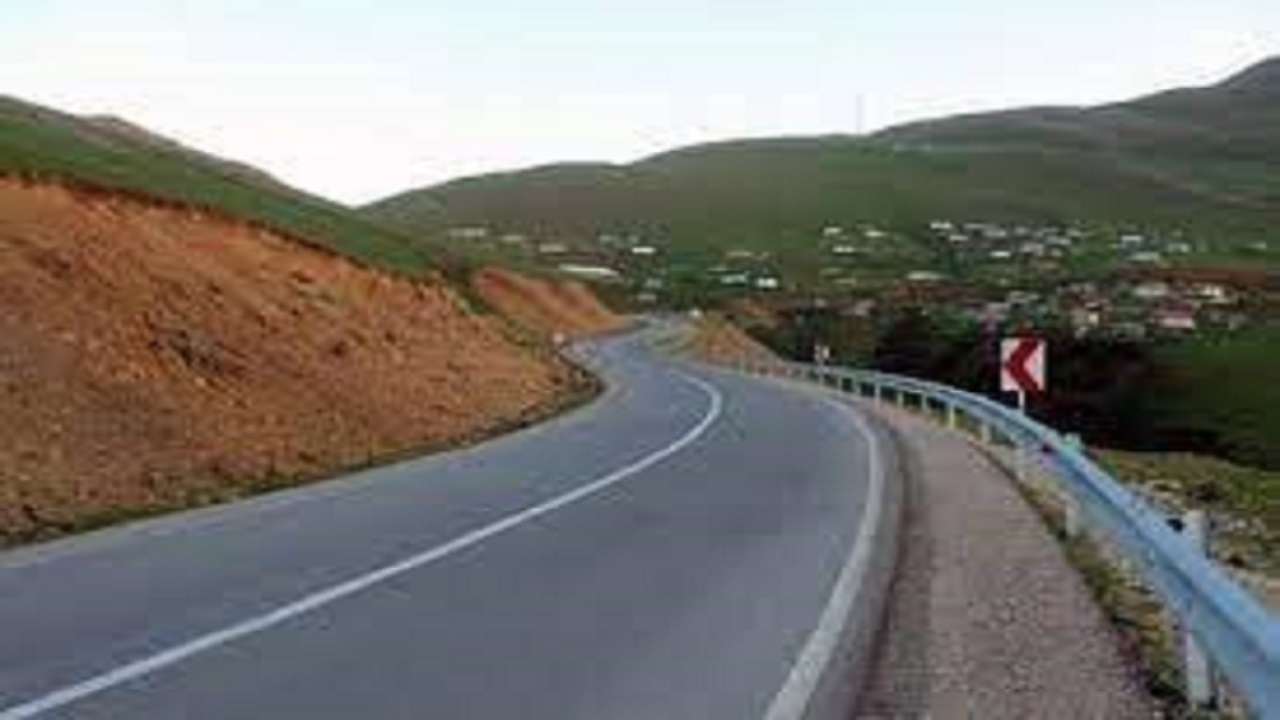 عملیات زیرسازی و بهسازی جاده اسالم- خلخال آغاز شد
