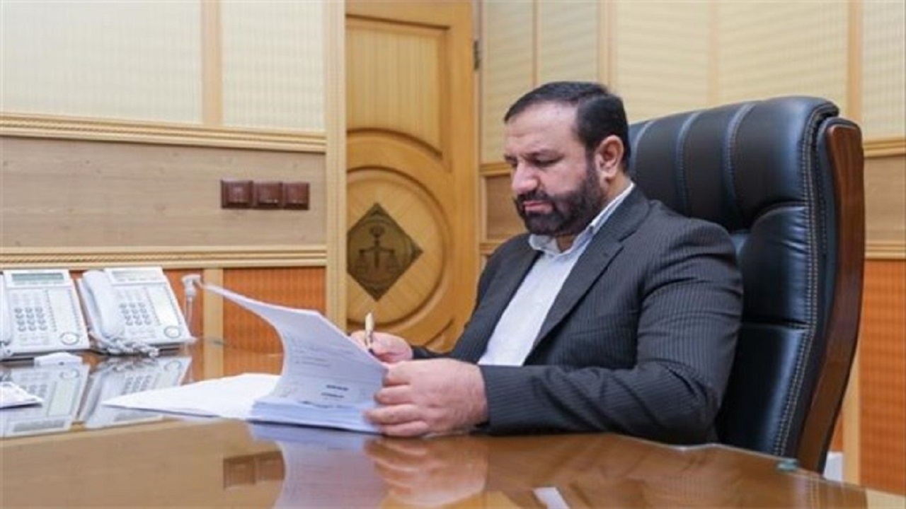 وزیر اقتصاد مستندات فرار‌های مالیاتی میلیاردی را به دادستانی اعلام کند/ اعلام جرم علیه مدیر مسئول روزنامه شرق