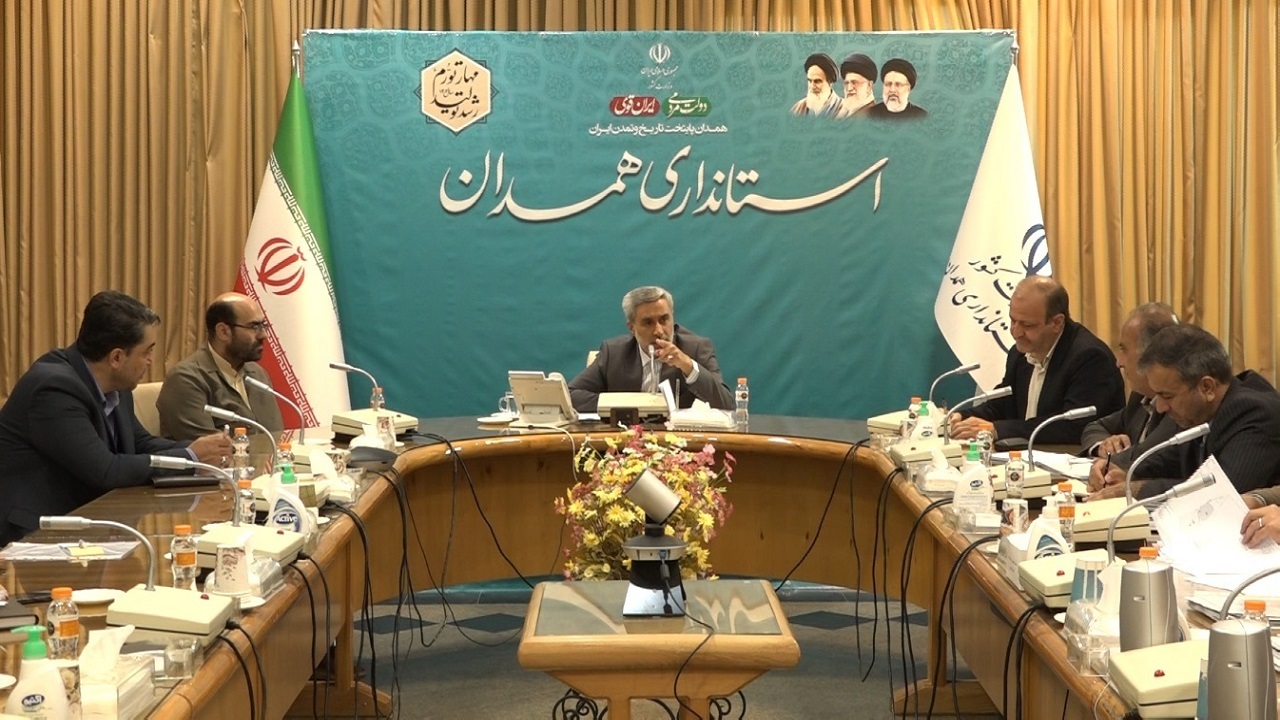 زیرسازی ۵ کیلومتر از تعریض جاده ملایر - اسلامشهر