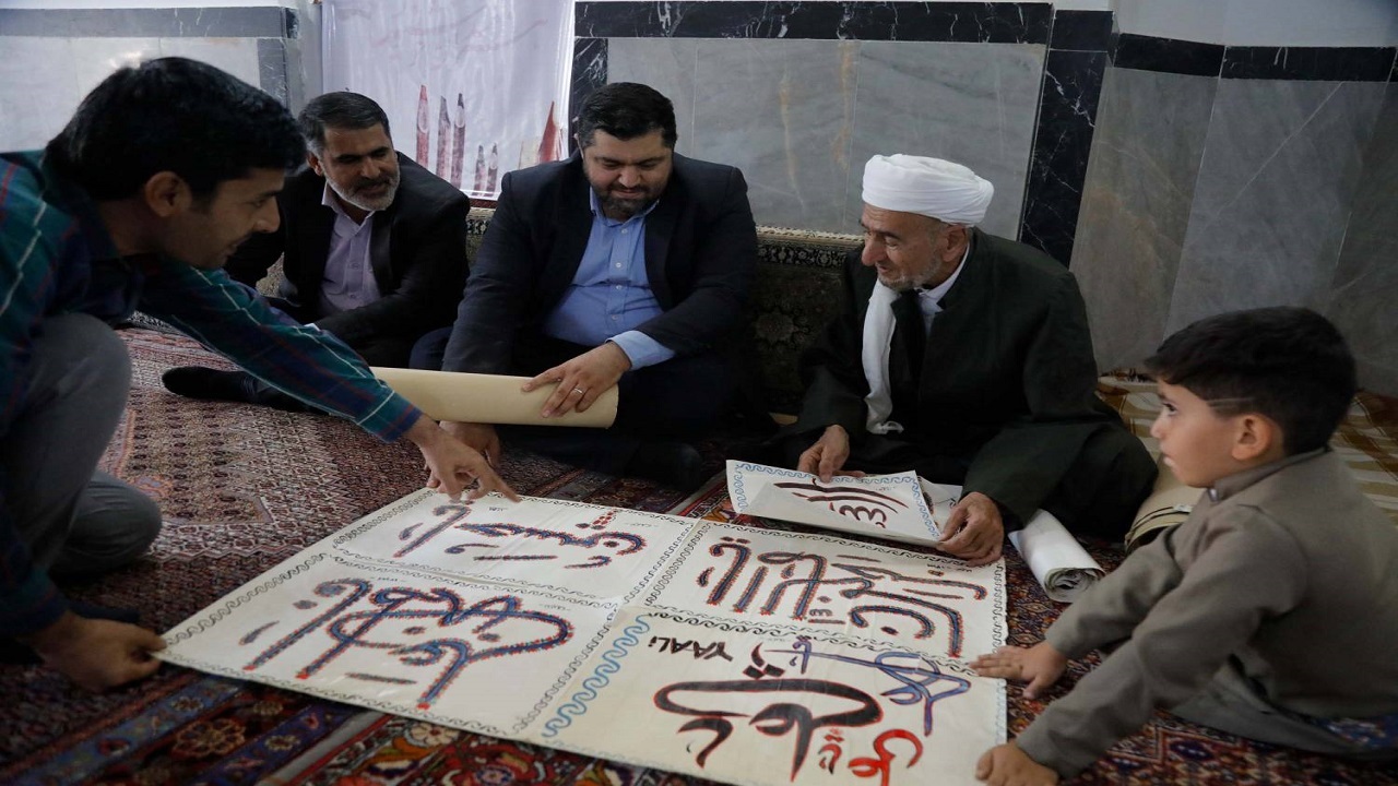 خوشنویسان کردستانی آیات قرآنی را کتابت کردند
