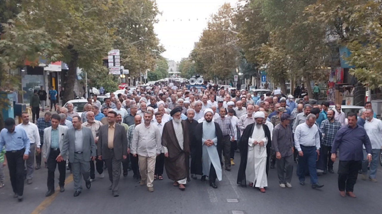 اجتماع صیانت از حریم عفاف و خانواده در بندر انزلی