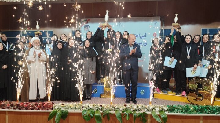 بانوان البرزی فاتح مسابقات بدمینتون فرهنگیان کشور