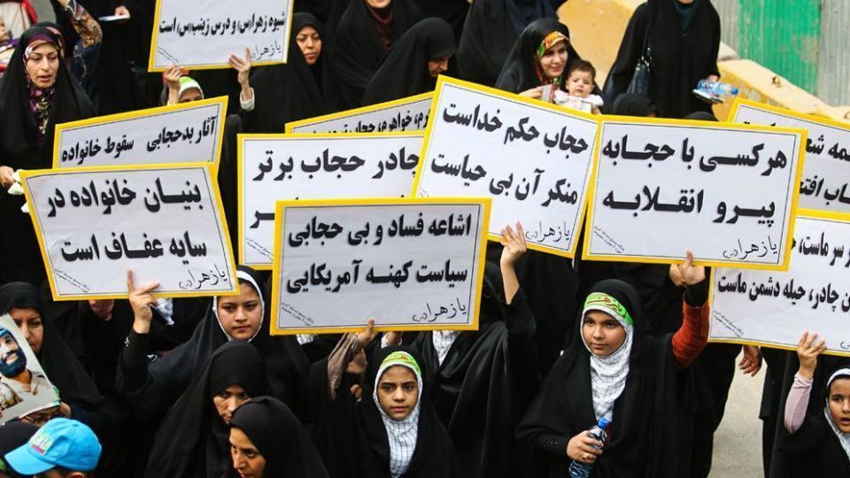 اجتماع بزرگ مدافعان حریم خانواده در شهرستان‌های استان فارس