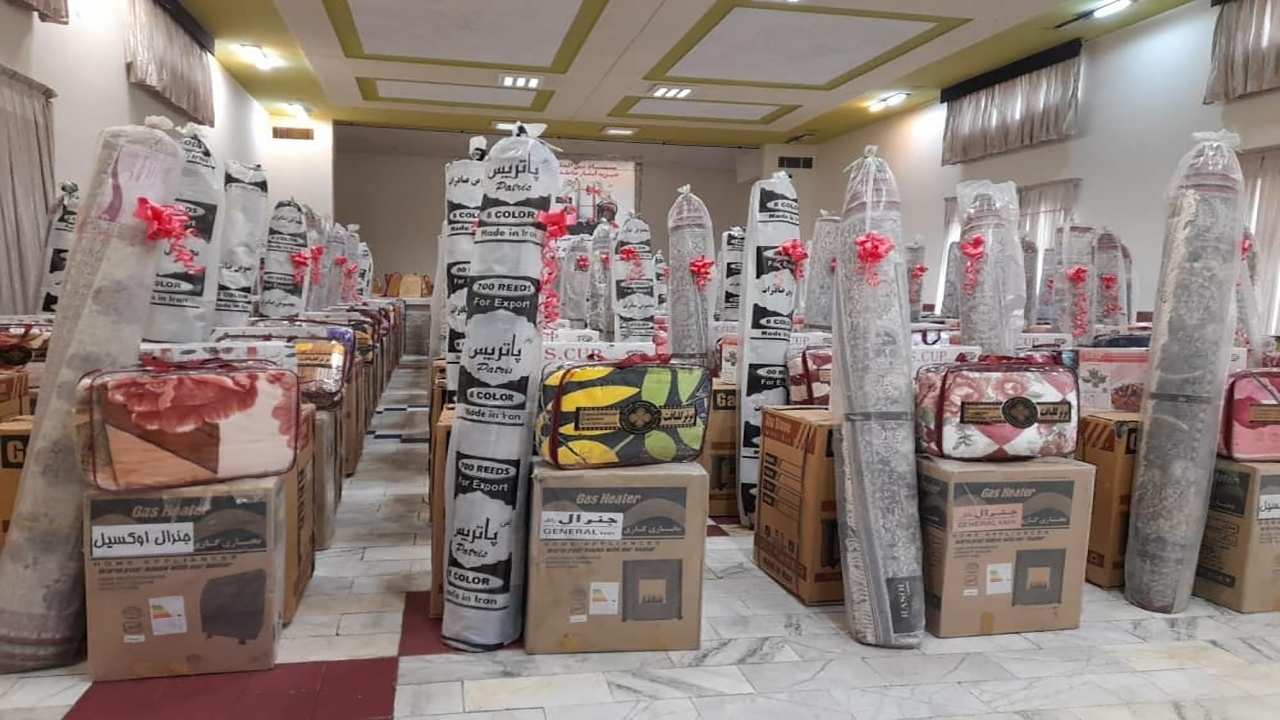 توزیع ۲۲ سری جهیزیه بین نوعروسان مددجوی شهرستان مهر