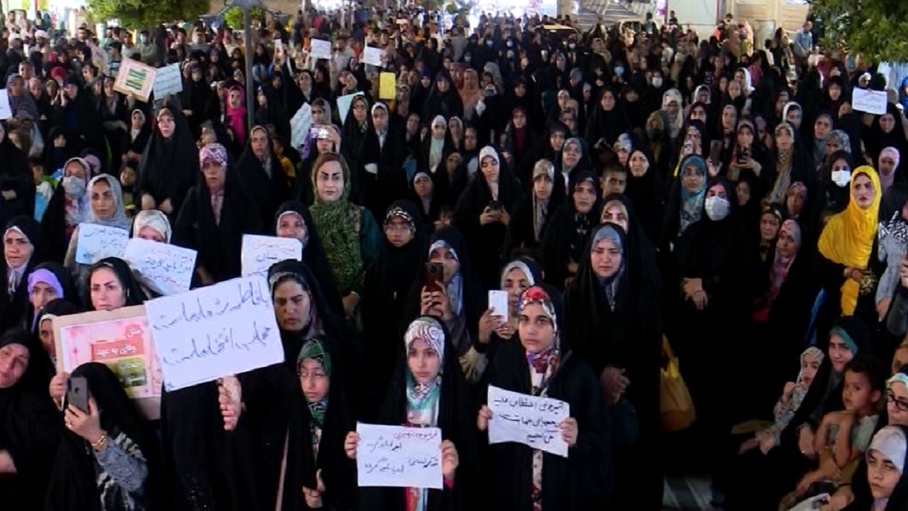اجتماع بزرگ مدافعان حریم خانواده در بندرعباس