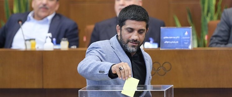 دبیر رئیس فدراسیون کشتی ماند