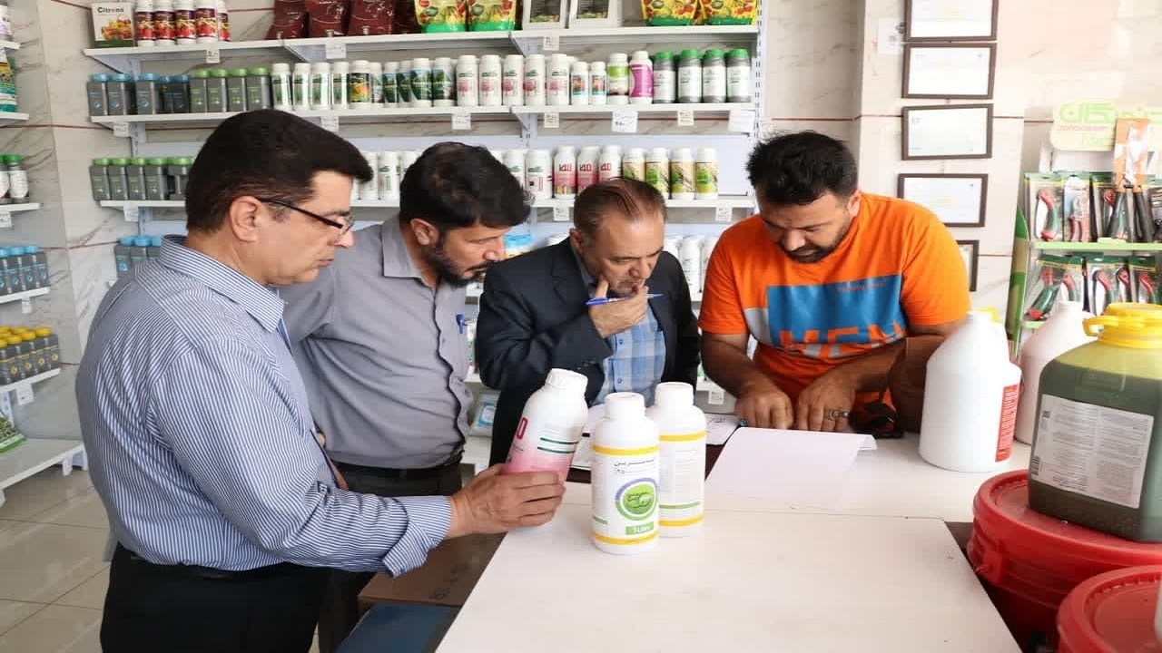 مانور نظارت بر مراکز عرضه سموم گیاهی در قزوین