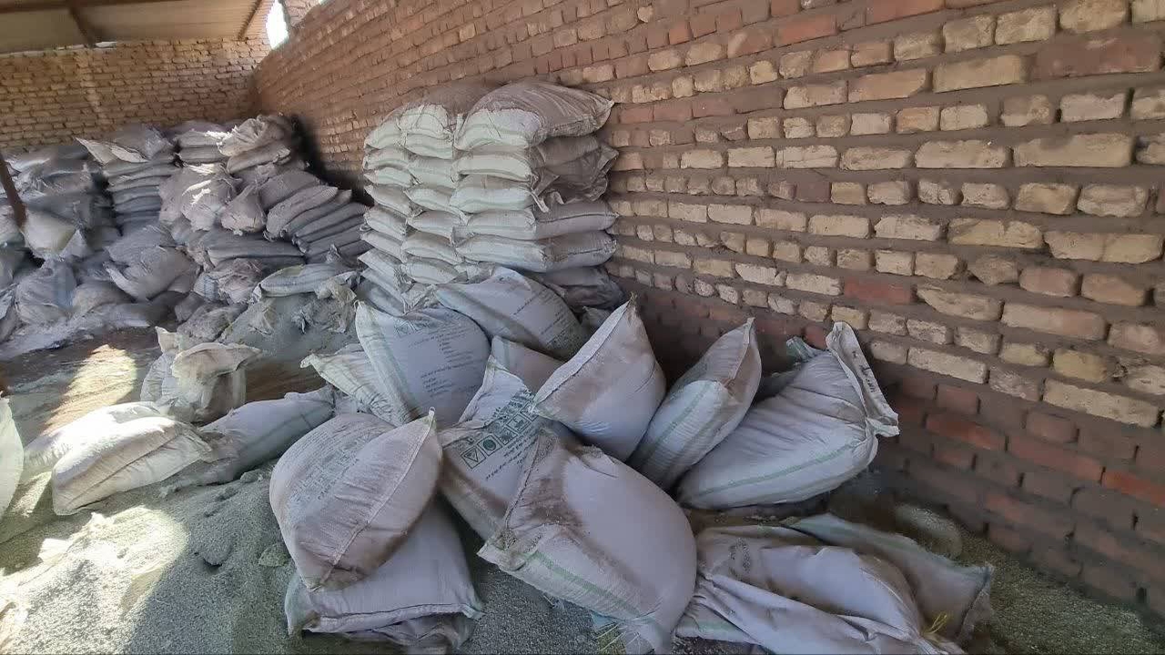 کشف ۳۲ تن کود تقلبی در زرند