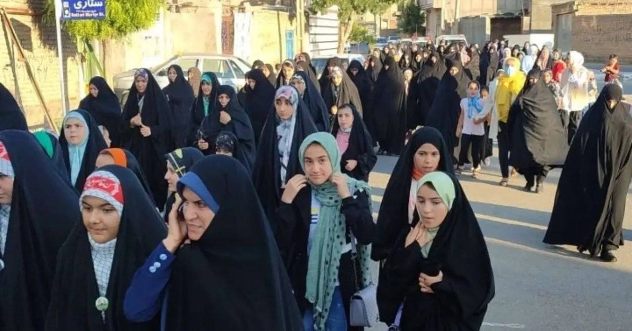 حضور بانوان در مراسم