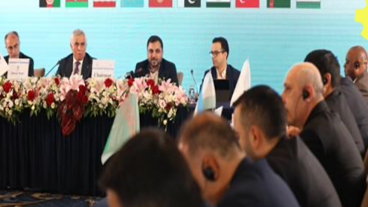 ارائه پیشنهاد تدوین برنامه راهبردی وزارت ارتباطات در نشست وزرای عضو اکو