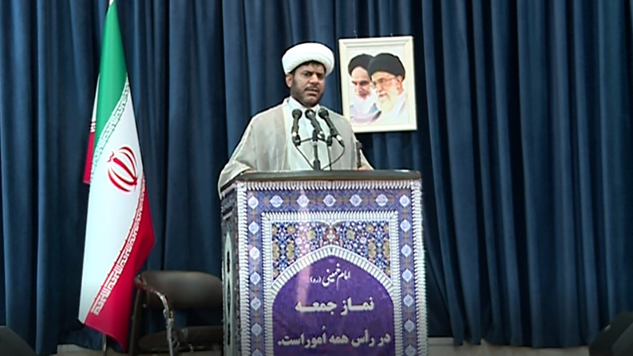  مسئولان از بکارگیری بومیان در استان گزارش دهند