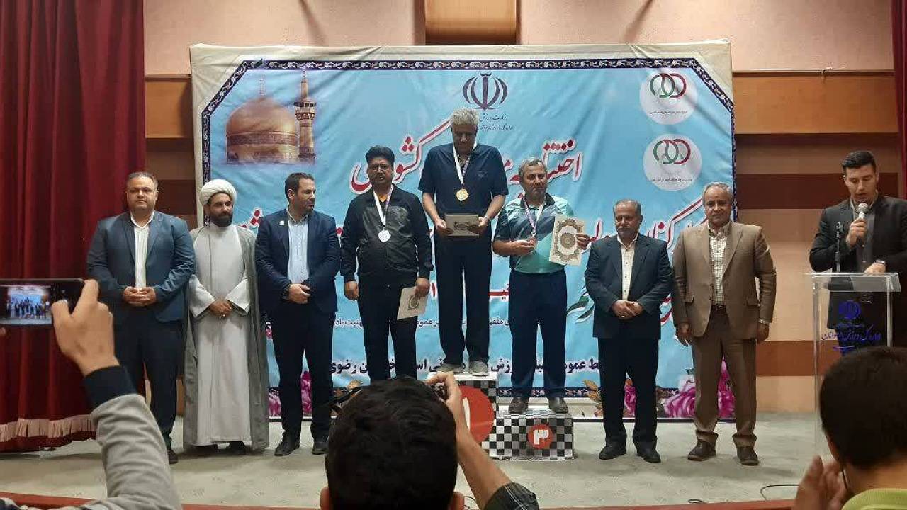 درخشش شناگر کرمانی در رقابت های ادارات و دستگاه های اجرایی کشور