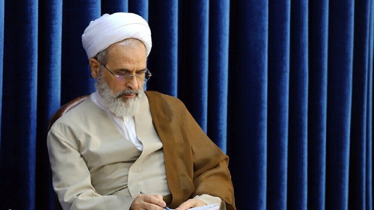 قدردانی مدیر حوزه‌های علمیه از رهبر معظم انقلاب
