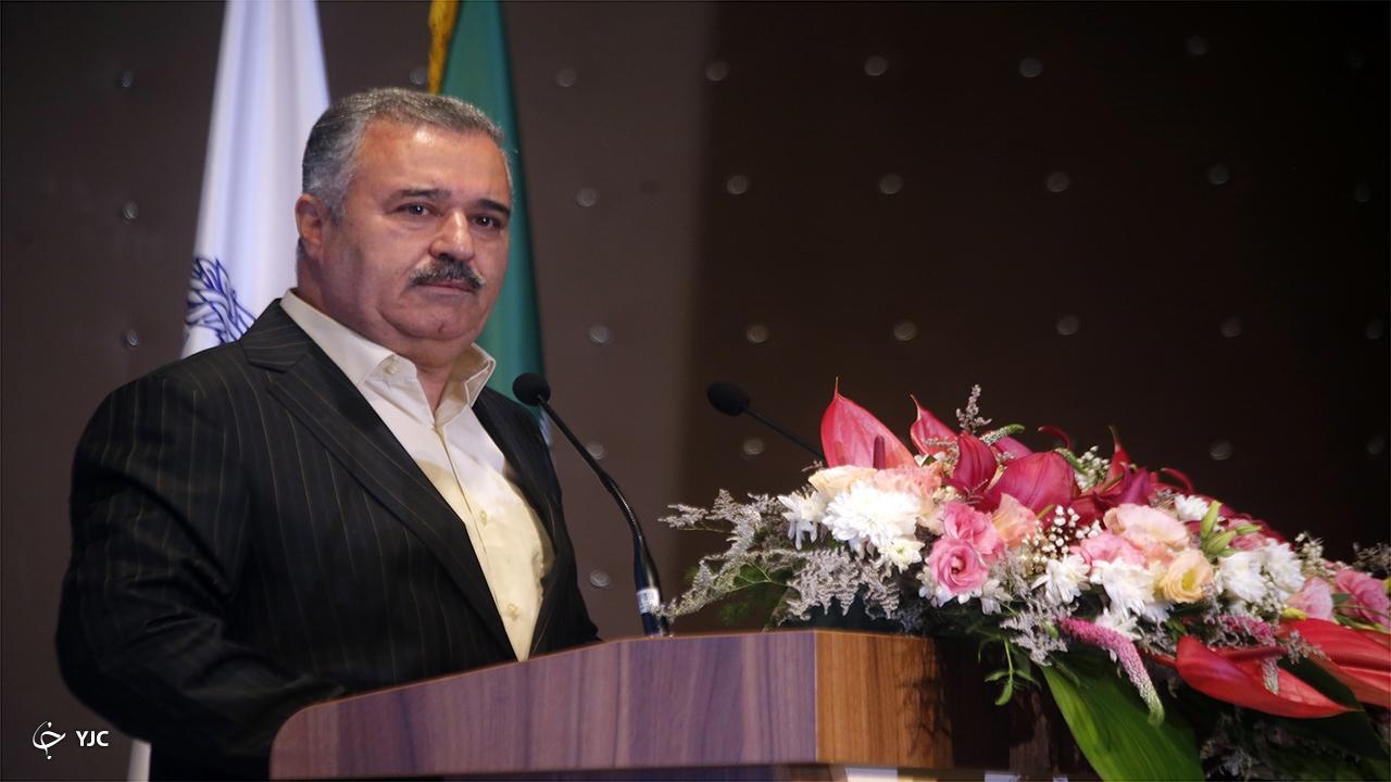 حقوق یک وکیل برگرفته از قانون اساسی است