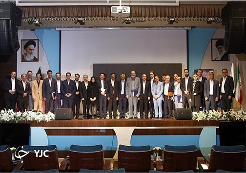 حقوق یک وکیل برگرفته از قانون اساسی است
