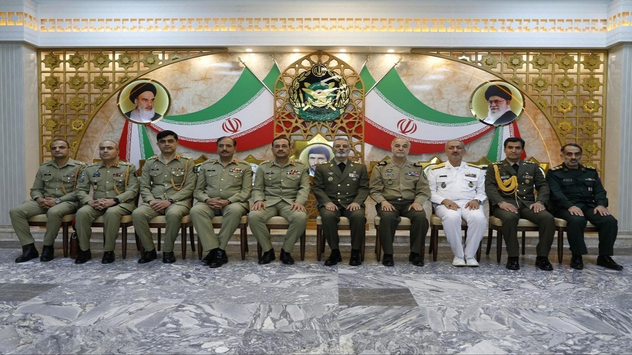 فرمانده ارتش پاکستان با امیر سرلشکر موسوی دیدار کرد