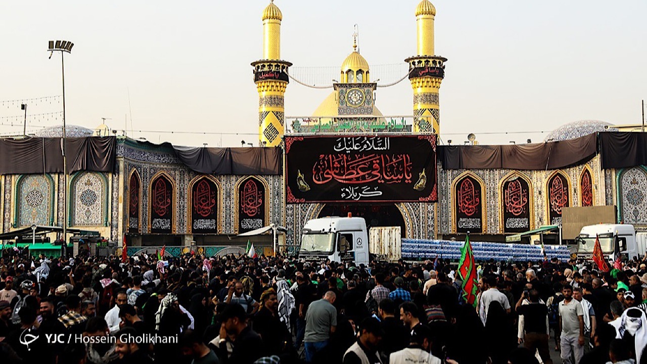 حرم امام حسین (ع) سیاهپوش شد+فیلم