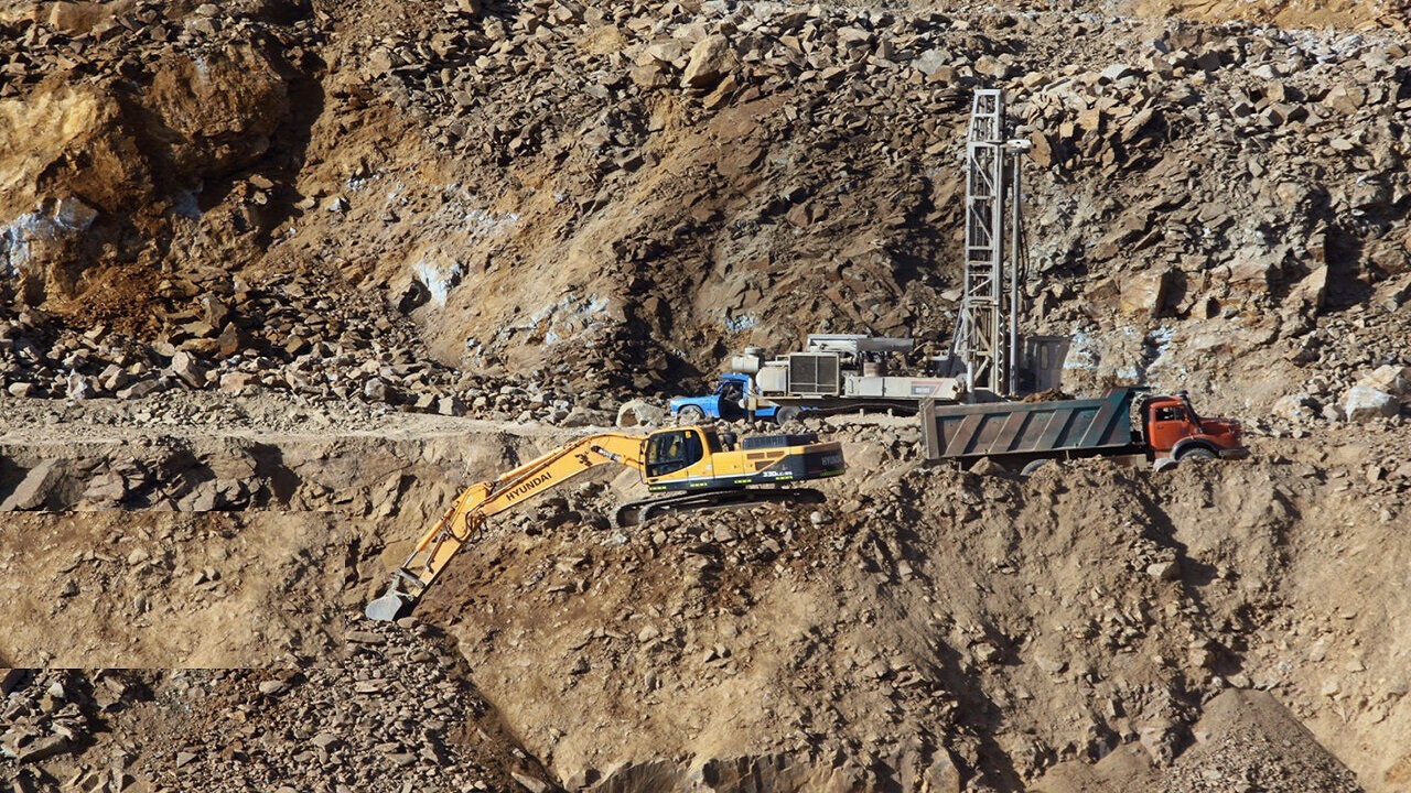 سه پهنه معدنی در استان مرکزی آزادسازی شد